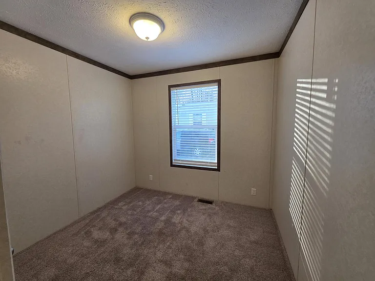 699 Oregon St #699 — Photo 9