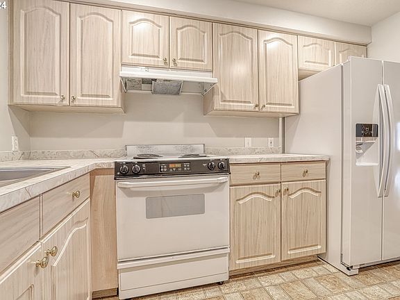 5th image of 5301 Plomondon St APT E20