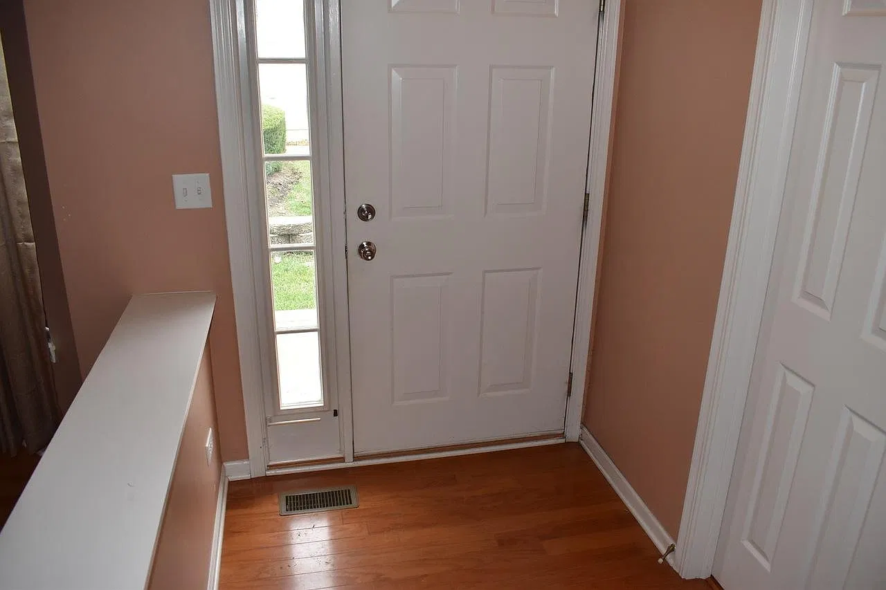 3 bed, 1760 sqft, $2,795 — Photo 2