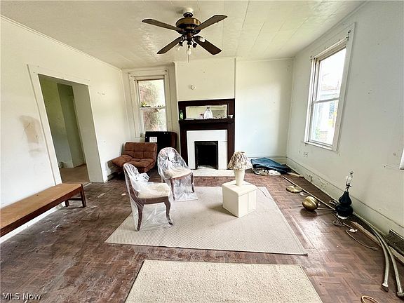 2nd image of 1305 Charles St