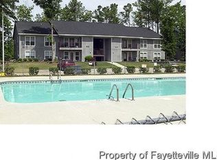 1821 Sardonyx Rd, Fayetteville, NC 28303