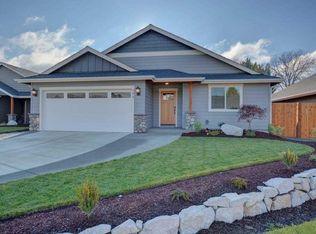 166 SE Briggs Way, Grants Pass, OR 97527