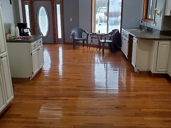 3rd image of 146 W Orchard St