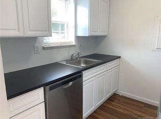 14 1/2 Fairview Ave APT C5, Norwalk, CT 06850