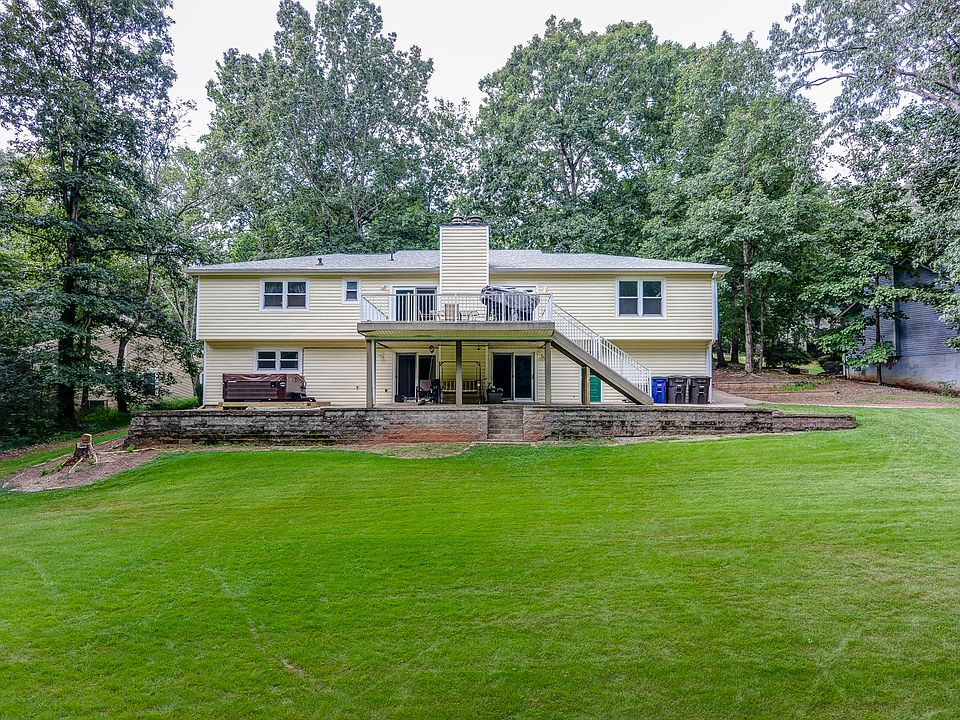 Back of house/yard