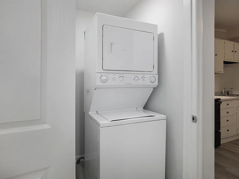 1131 Leesville St #D — Photo 16