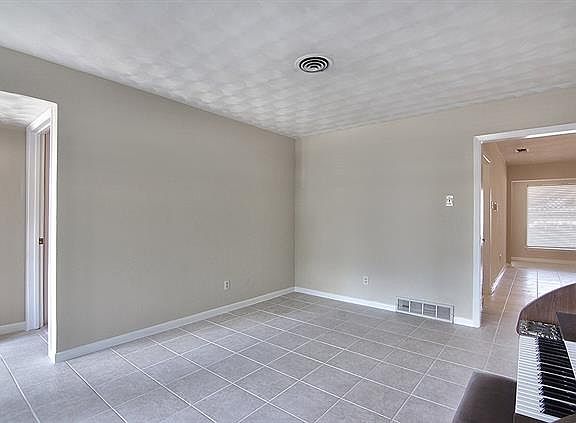 3rd image of 1203 Dearborn Dr