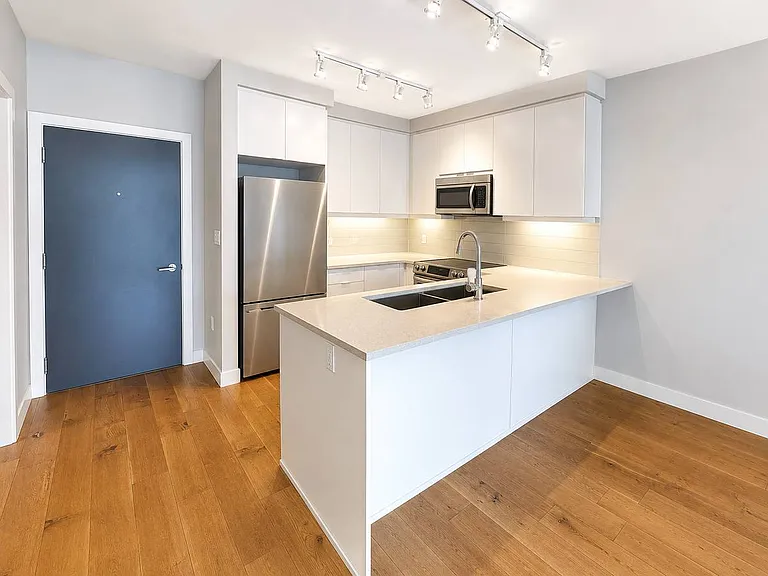 9393 Tower Rd #2 — Photo 10