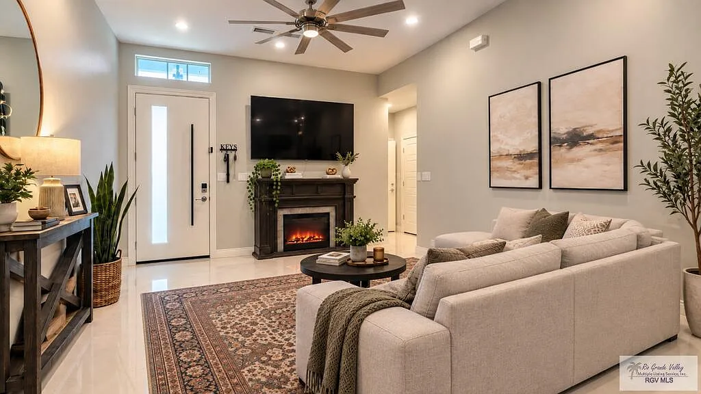 3 bed, 2.5 bath, 1317 sqft, $2,000 — Photo 4