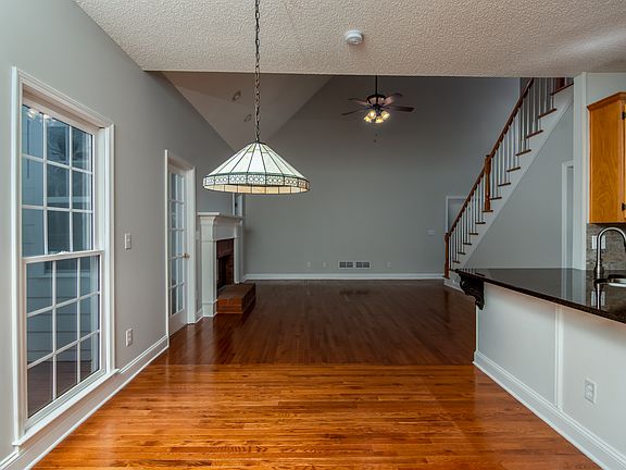 4th image of 1631 Woodridge Bnd