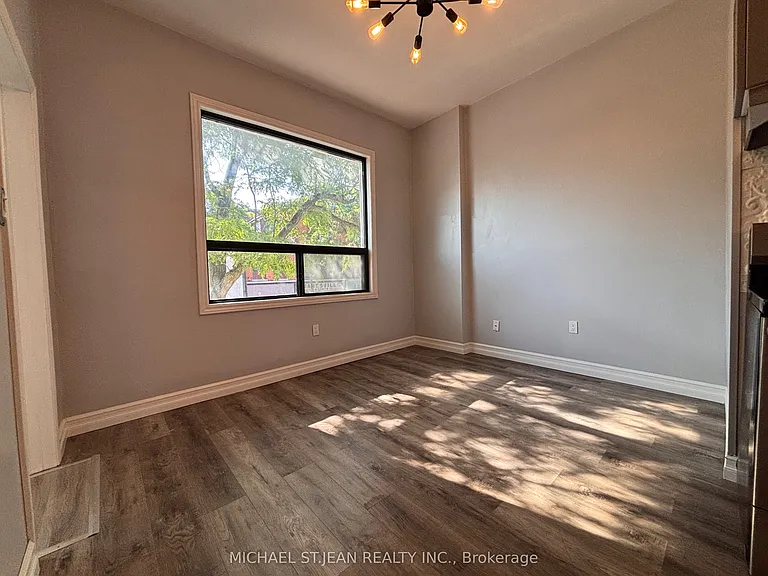 295 James St N #1 — Photo 3