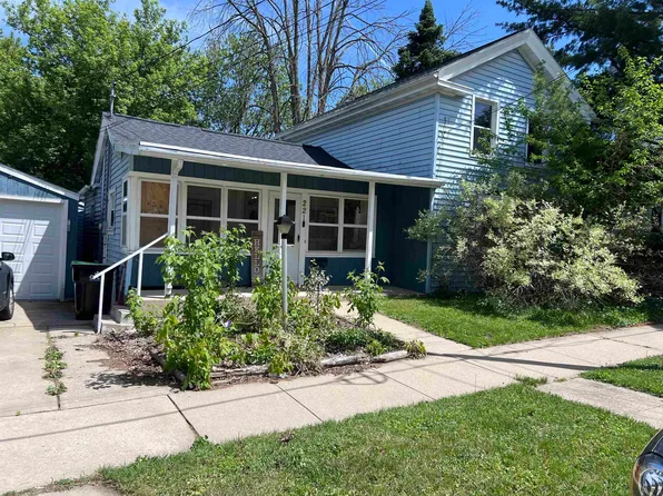 221 N Mill St, Waupun, WI 53963