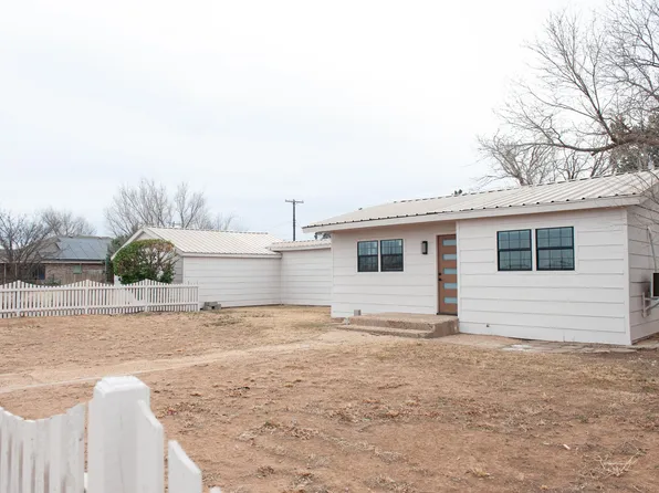 317 76th St, Lubbock, TX 79404