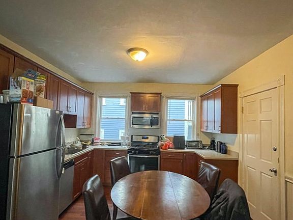 2nd image of 43 Hillside St #3