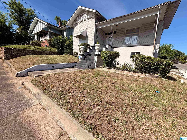 3017 Ensley Ave — Photo 2