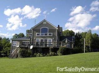 875 Crestwood Rd, Lyndonville, VT 05851