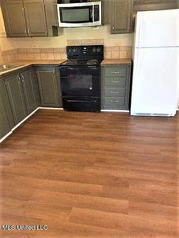 8161 Jack Graves Rd — Photo 2