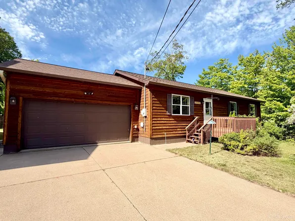 2112 Cherry St, Marquette, MI 49855