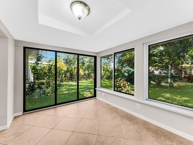 2250 Bougainvillea St — Photo 5
