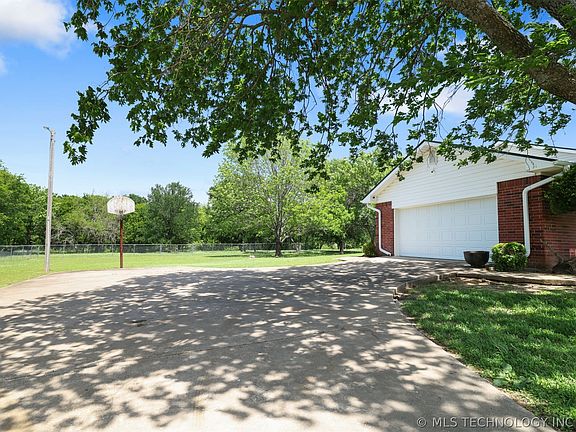 4th image of 5181 State Road 70 E