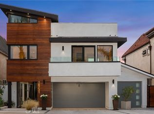 16721 Carousel Ln, Huntington Beach, CA 92649