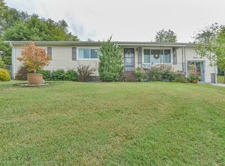 3216 Brownlow Rd, Kingsport, TN 37660