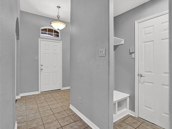 4th image of 2645 Calmwater Dr