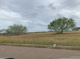 1067 Rios Cir N, Raymondville, TX 78580
