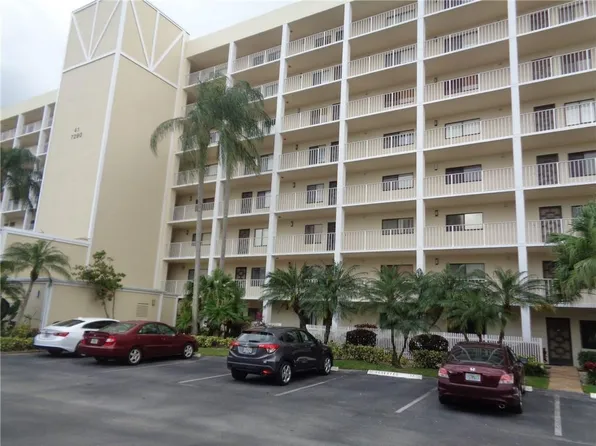 7290 Kinghurst Drive #306, Delray Beach, FL 33446