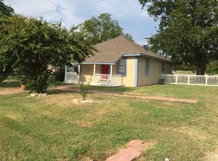 605 N Jefferson St, Pilot Point, TX 76258