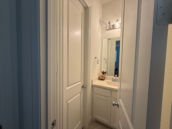 3rd image of 3909 Braxton Dr