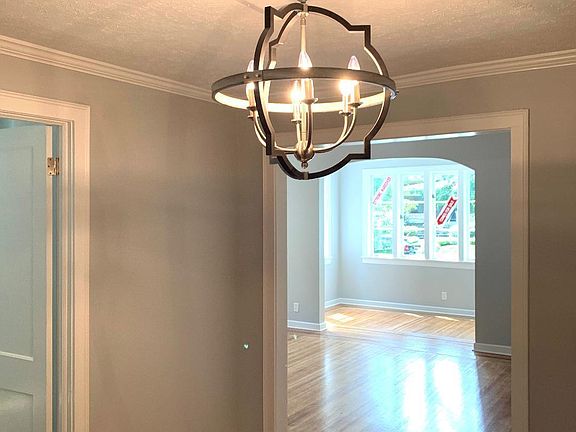 3rd image of 2111 Boulevard Napoleon APT 2