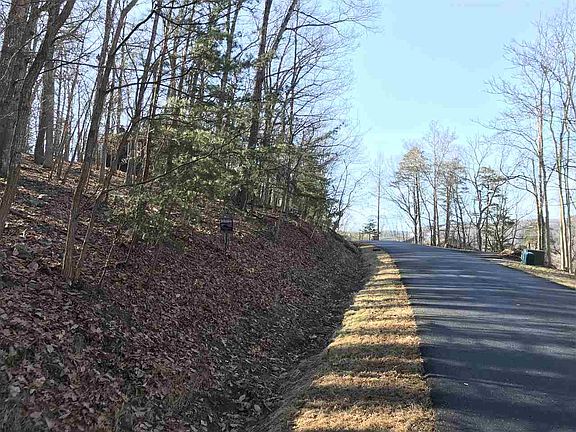 4th image of 5006 Nicklaus Ln