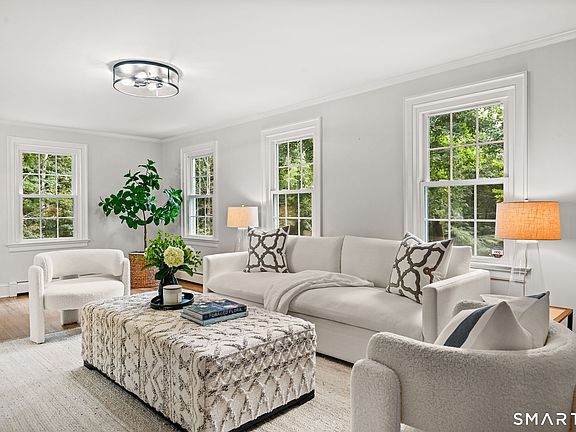 3rd image of 75 Ledgewood Drive