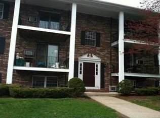 5 Walker Rd, North Andover, MA 01845