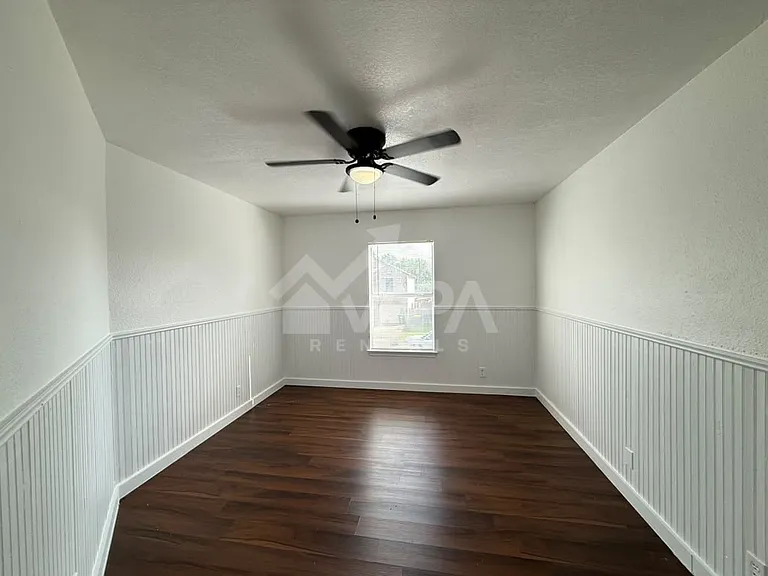9666 Green Plain Dr — Photo 11