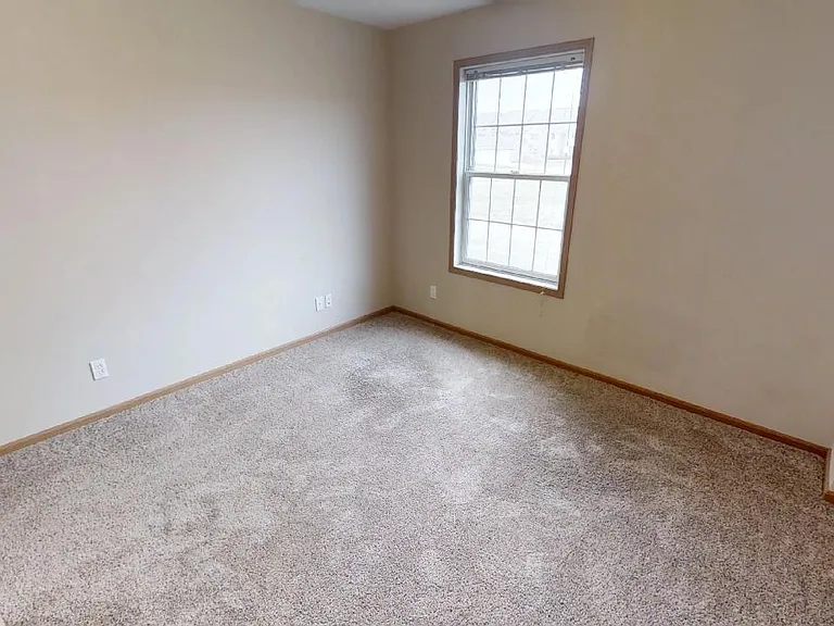 1327 Walton Dr — Photo 5