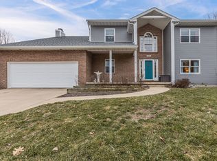601 Pheasant Ln, Savoy, IL 61874