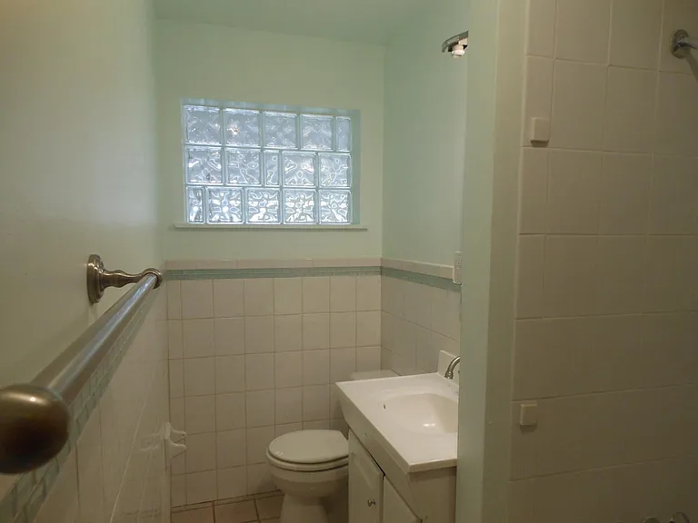 723 Adams St NE — Photo 26