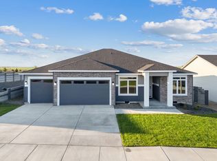 7938 Lennox St, West Richland, WA 99353