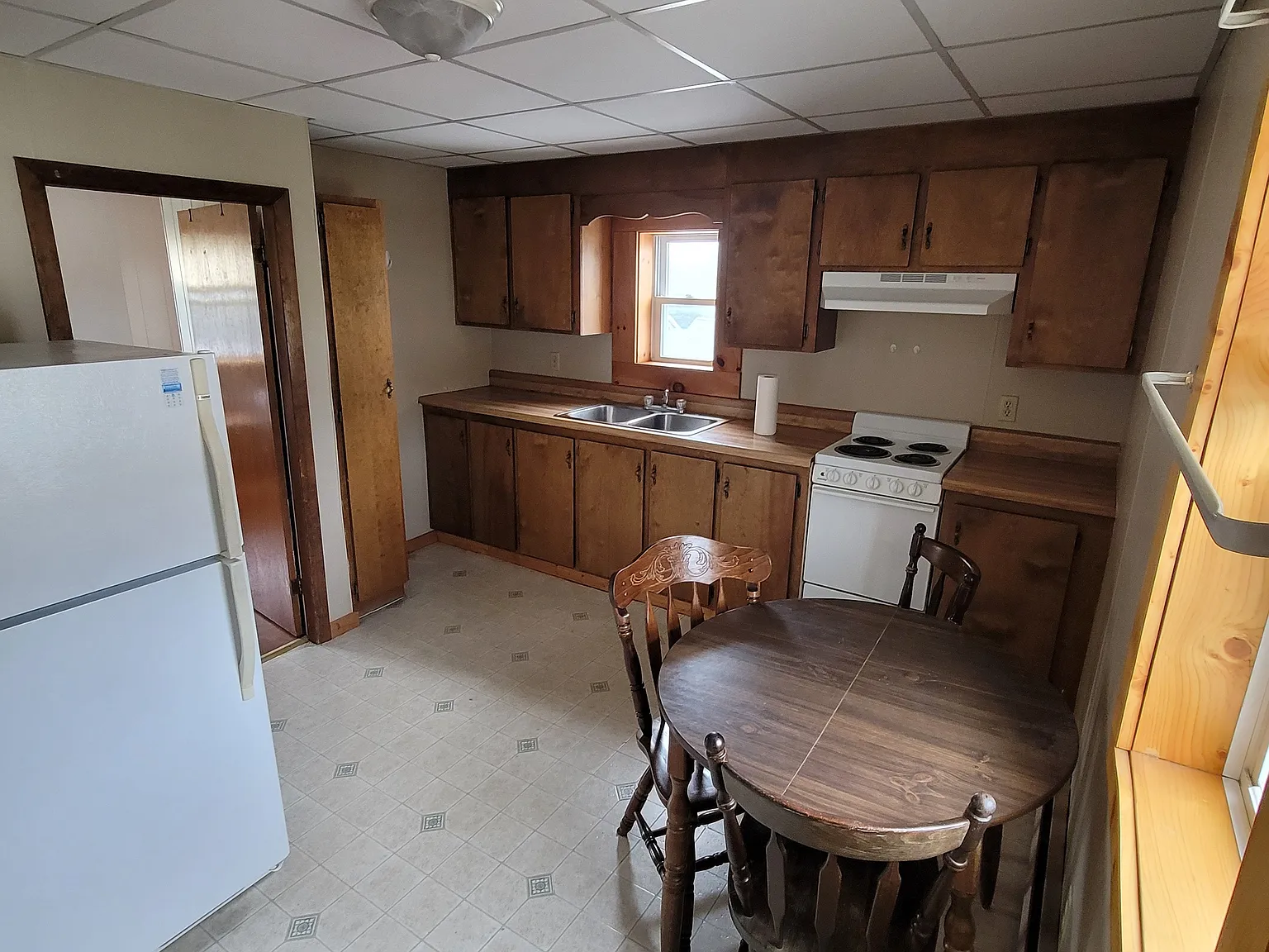 41 E Main St — Photo 4