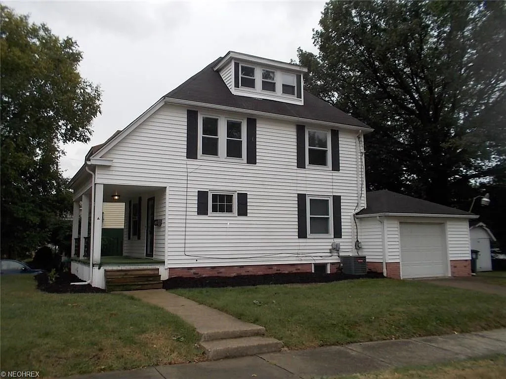 1520 Beardsley St photo 1