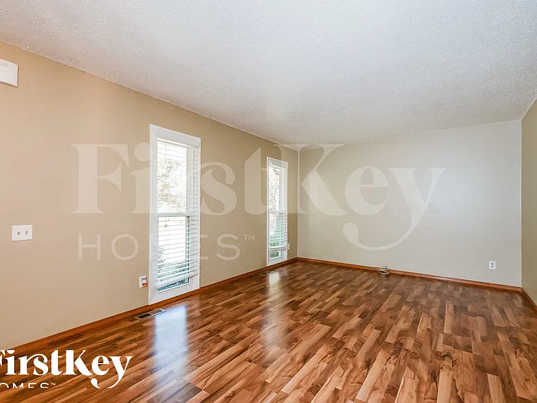 12082 Foxpoint Dr — Photo 3