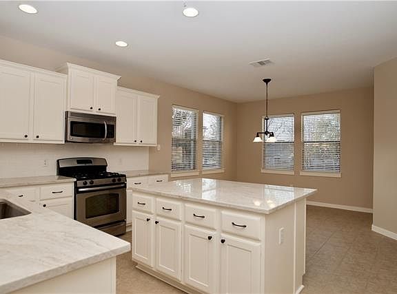 5th image of 209 Village Park Dr