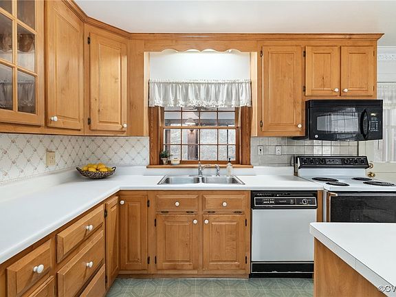 5th image of 2951 Brixham Dr