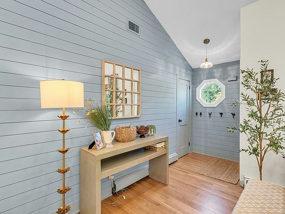 4th image of 28 Inwood Rd
