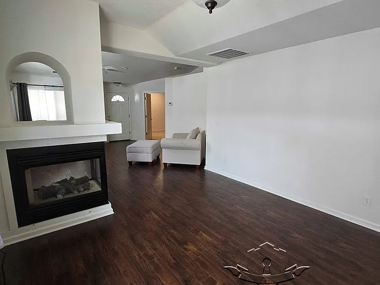 127 Windsor Ln — Photo 6