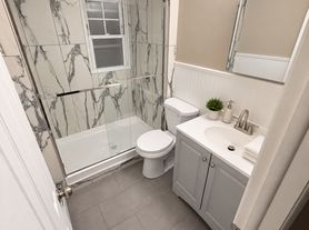 53 Roosevelt Ave, Lodi, NJ