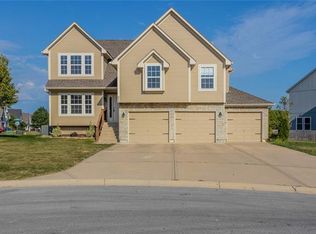 812 SW 33rd St, Lees Summit, MO 64082