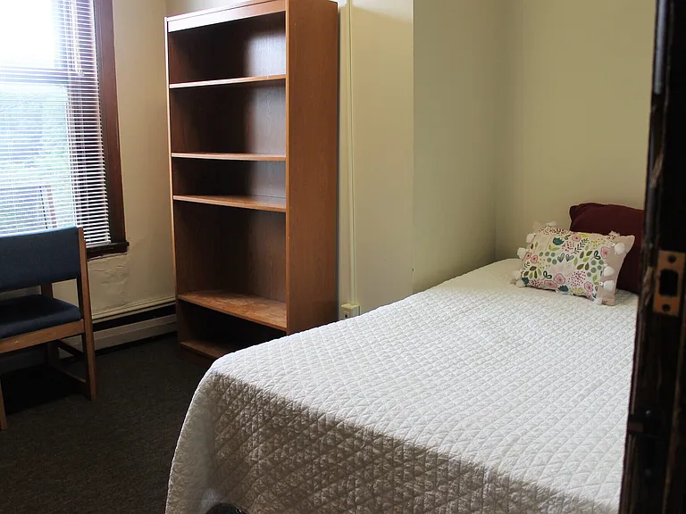 Aces Apartments — Photo 51